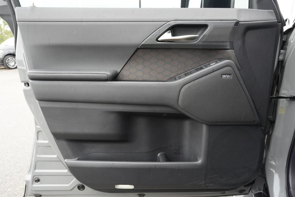 Used 2024 Lexus GX 550 w/ Accessory Package (Z1) AWD/4WD image 17