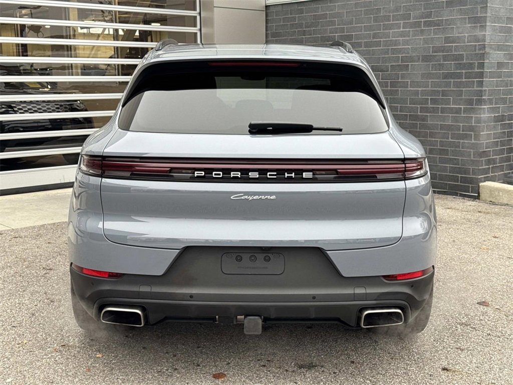 Used 2024 Porsche Cayenne image 5