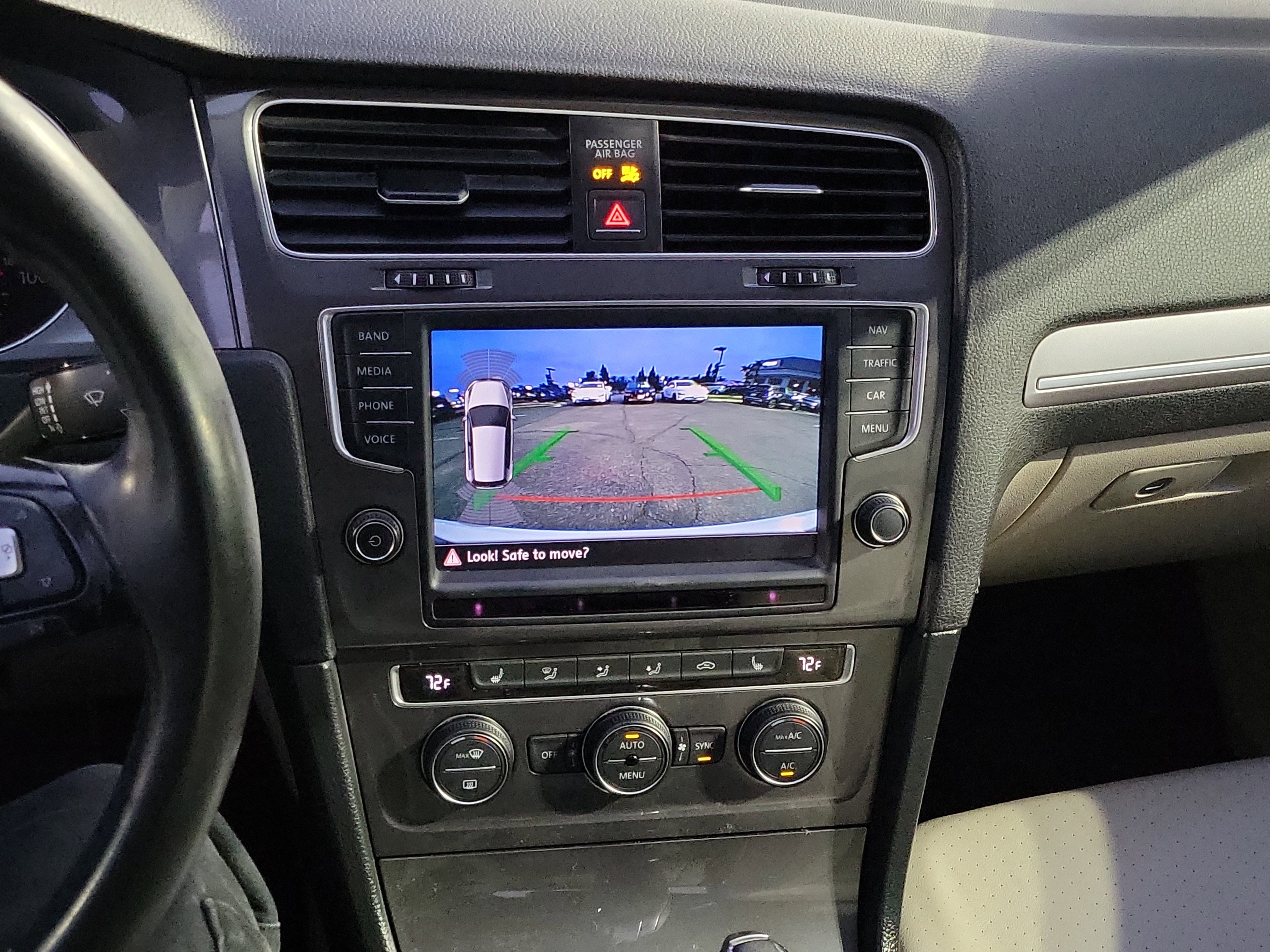 Used 2016 Volkswagen e-Golf SEL Premium image 12