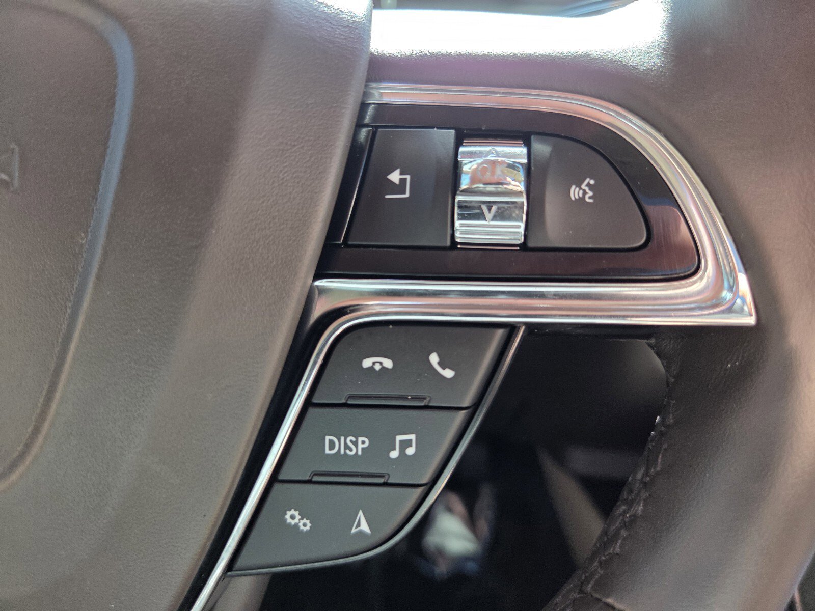 Used 2021 Lincoln Nautilus Reserve w/ Equipment Group 202A image 27