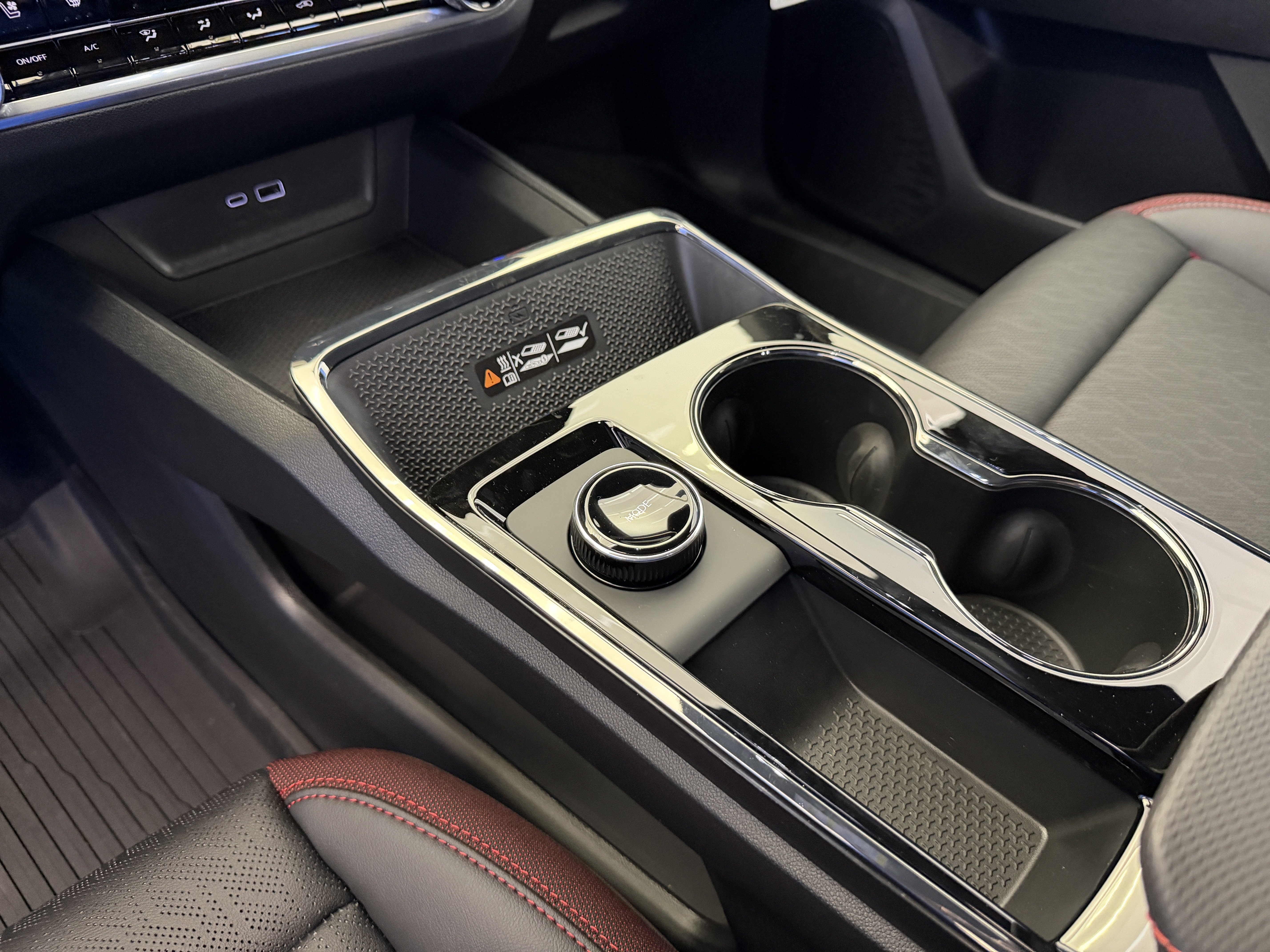 New 2027 Chevrolet Equinox RS w/ Safety and Technology Package FWD image 23