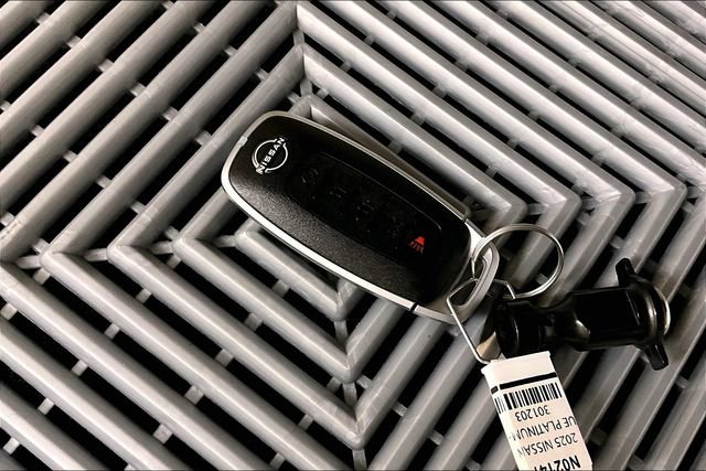 New 2025 Nissan Rogue Platinum w/ Platinum Premium Package image 13