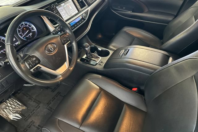 Certified 2019 Toyota Highlander XLE AWD/4WD image 13
