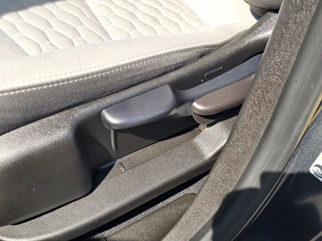 Used 2021 Chevrolet Equinox LS AWD/4WD image 31
