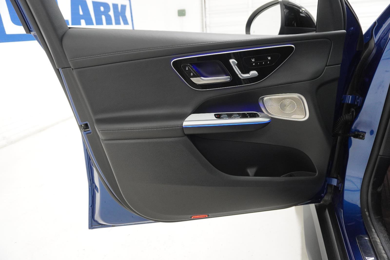 Used 2023 Mercedes-Benz GLC 300 4MATIC image 13