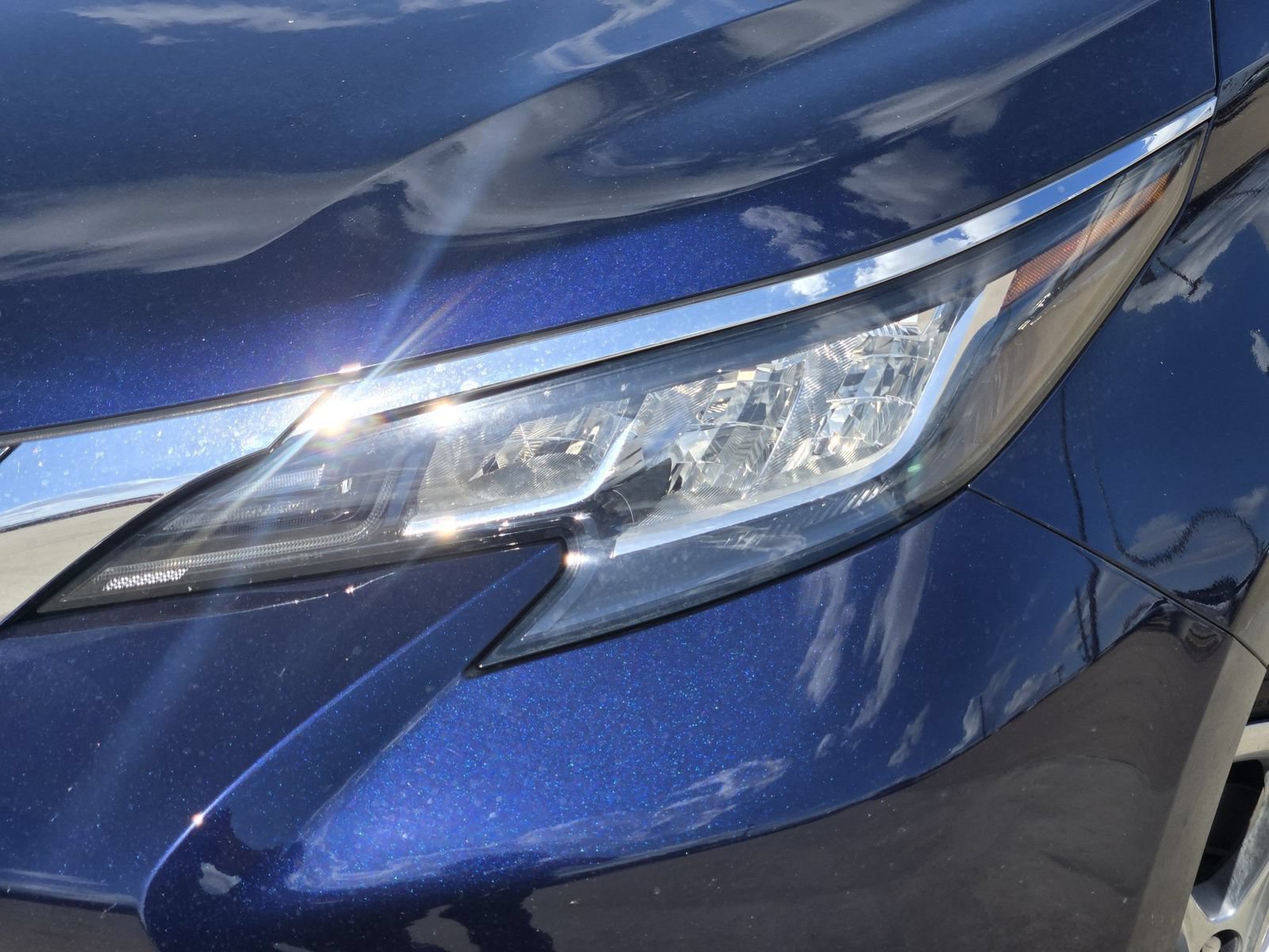 Used 2022 Toyota Sienna XLE w/ XLE Plus Package AWD/4WD image 10