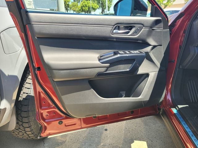 New 2026 Nissan Pathfinder Platinum w/ Cargo Package AWD/4WD image 7