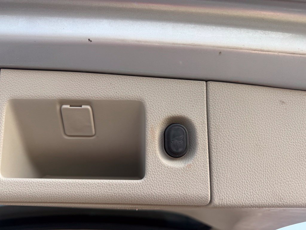 Used 2017 Cadillac Escalade ESV Luxury AWD/4WD image 20
