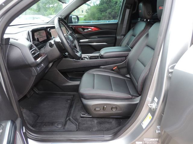 Used 2025 Chevrolet Traverse Z71 AWD/4WD image 19