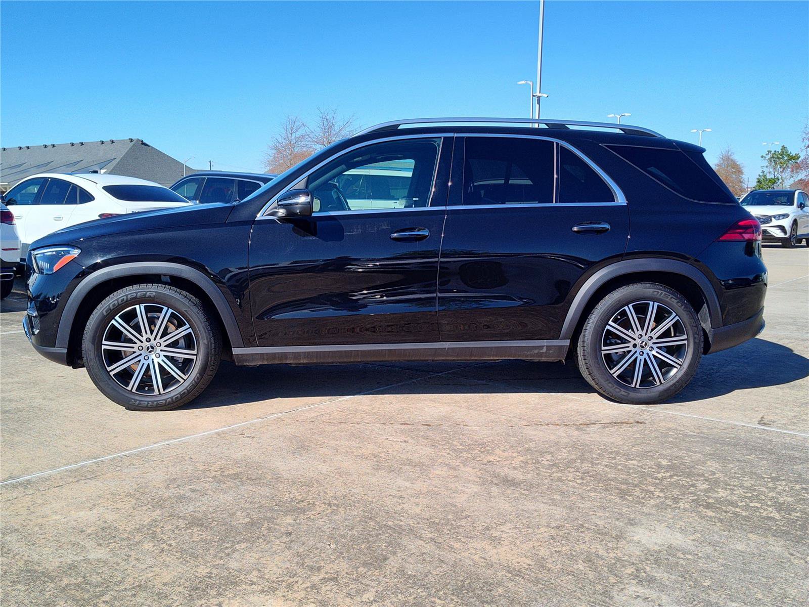 Used 2025 Mercedes-Benz GLE 350 4MATIC image 3