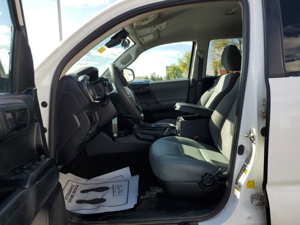 Used 2019 Toyota Tacoma SR image 28