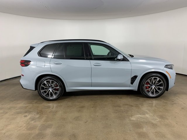 Used 2026 BMW X5 xDrive50e w/ M Sport Package image 5