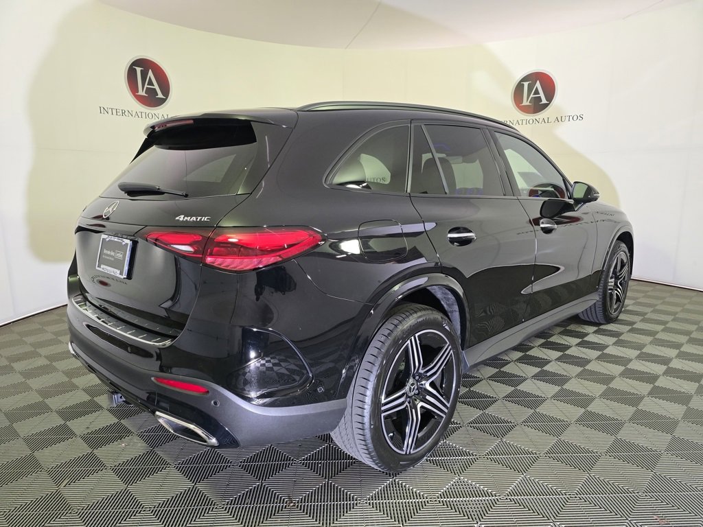 Used 2025 Mercedes-Benz GLC 300 4MATIC image 4