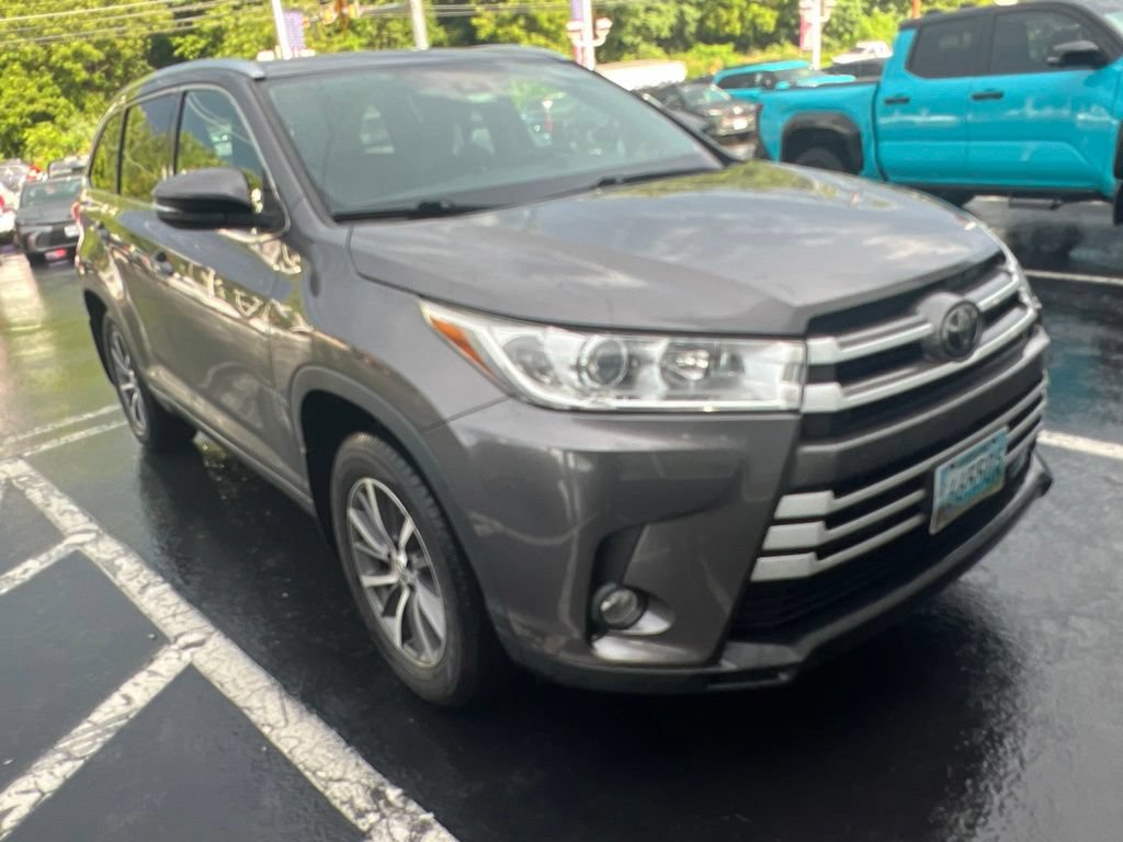 Used 2018 Toyota Highlander XLE AWD/4WD image 17
