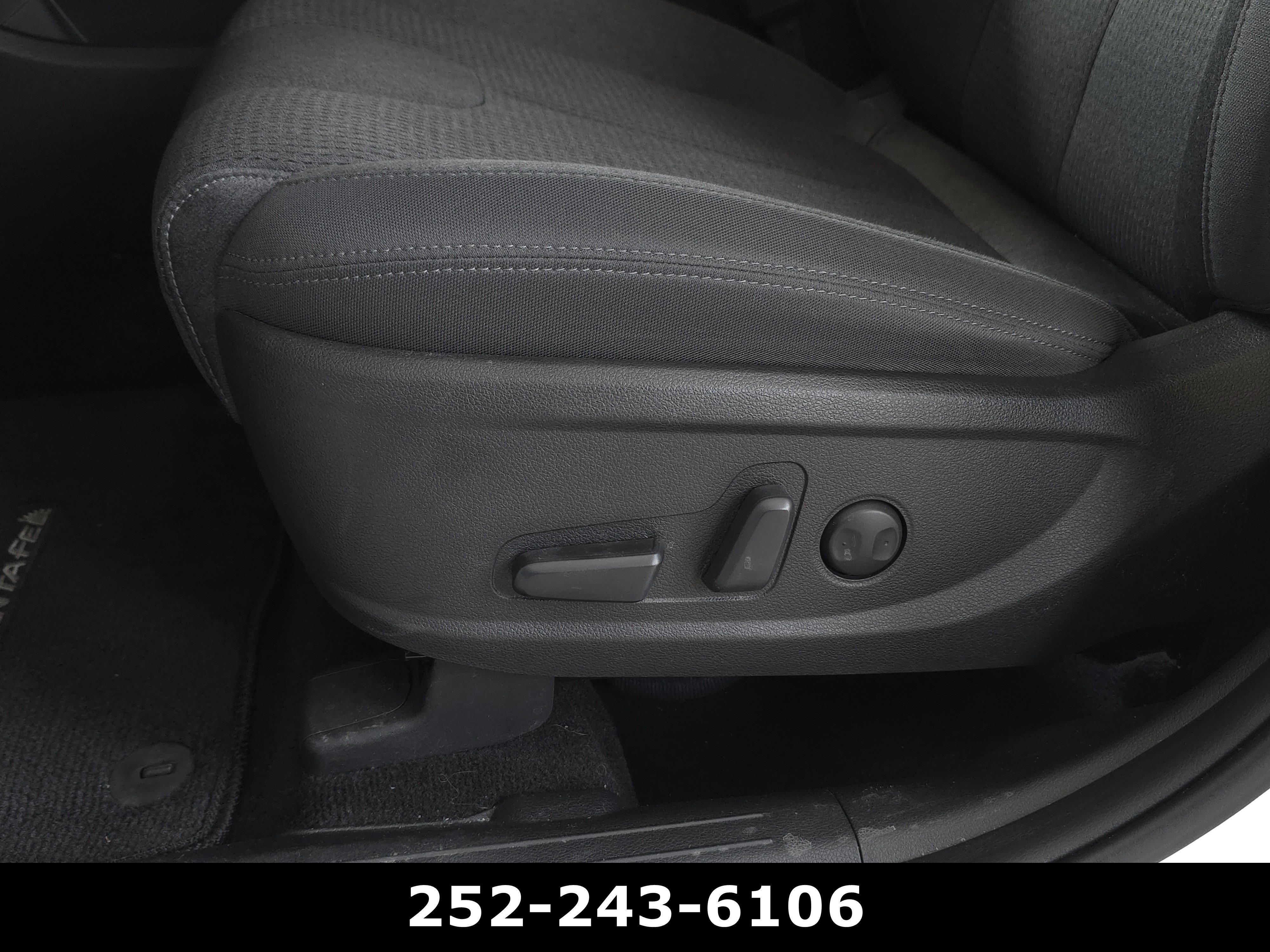 Used 2023 Hyundai Santa Fe SEL image 11