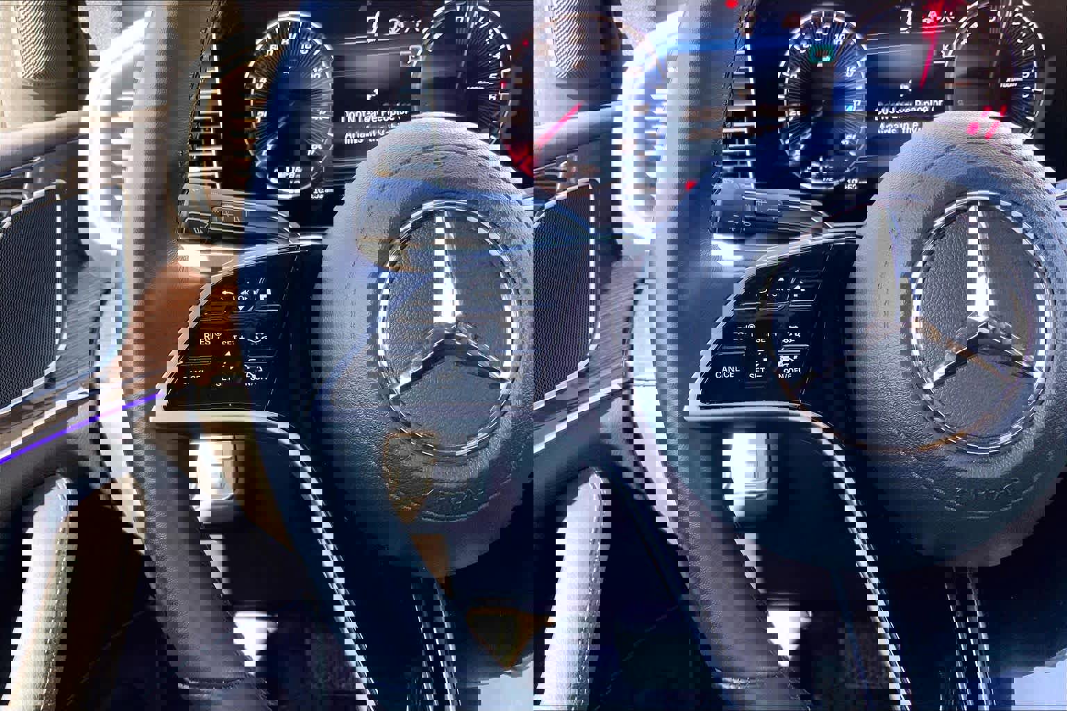 Used 2025 Mercedes-Benz GLE 450e 4MATIC image 23