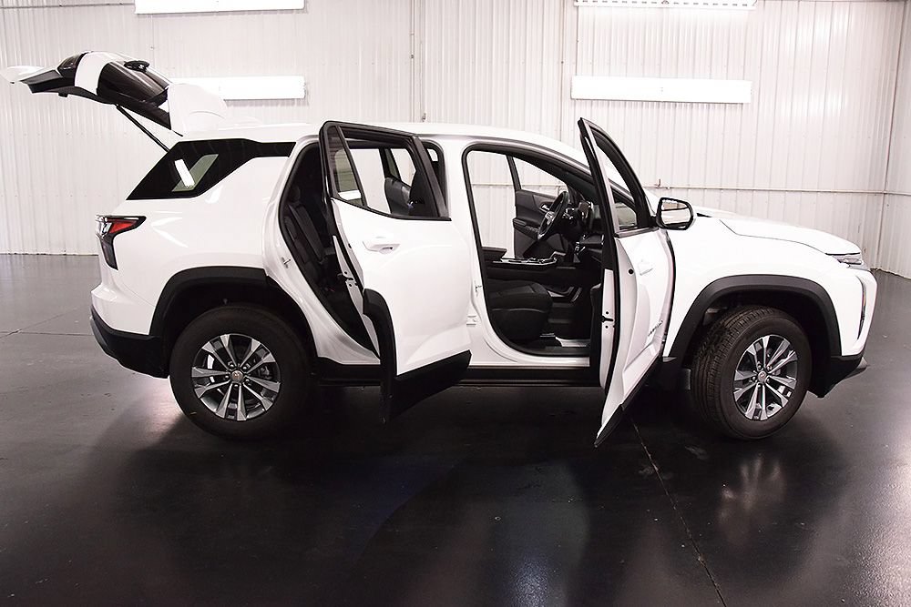 New 2027 Chevrolet Equinox LT AWD/4WD image 32