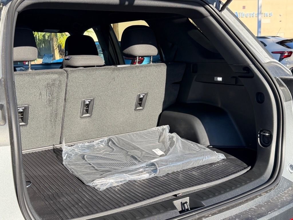 New 2026 Chevrolet Equinox LT w/ Safety and Technology Package image 9