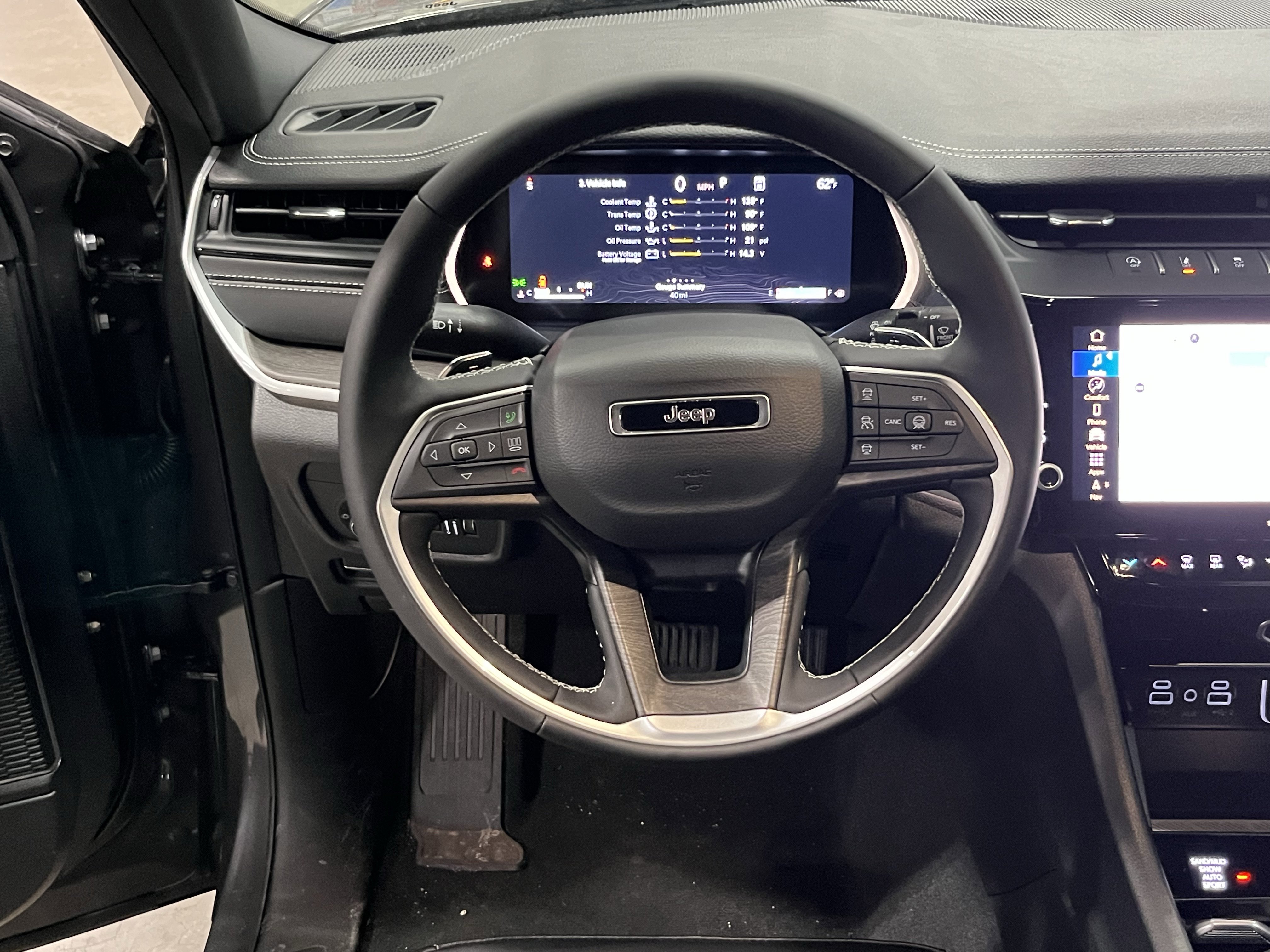 New 2026 Jeep Grand Cherokee L Limited AWD/4WD image 12