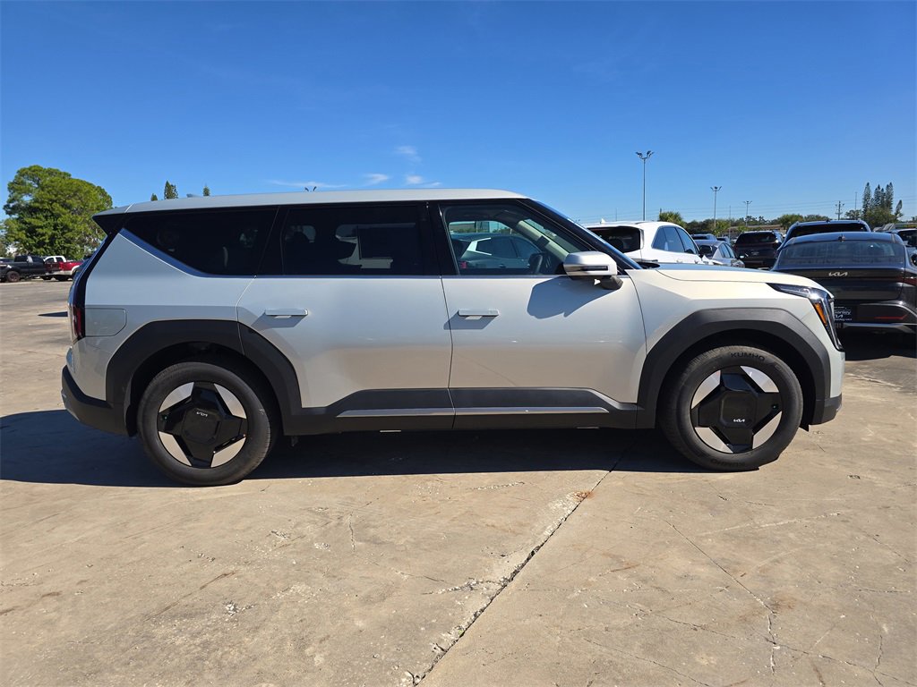 New 2026 Kia EV9 Light image 9