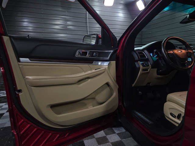 Used 2017 Ford Explorer Limited w/ Equipment Group 301A AWD/4WD image 36