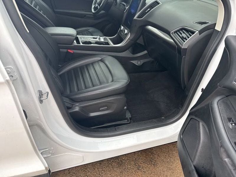 Used 2024 Ford Edge SEL AWD/4WD image 5