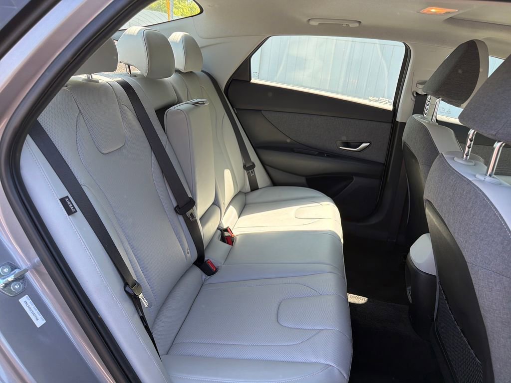 Used 2025 Hyundai Elantra Limited FWD image 50