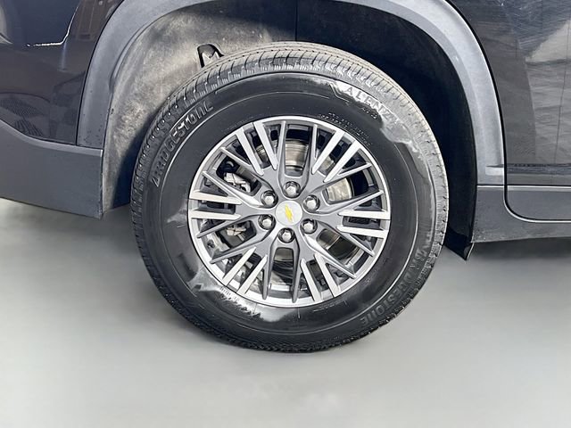 Used 2025 Chevrolet Traverse LT image 37