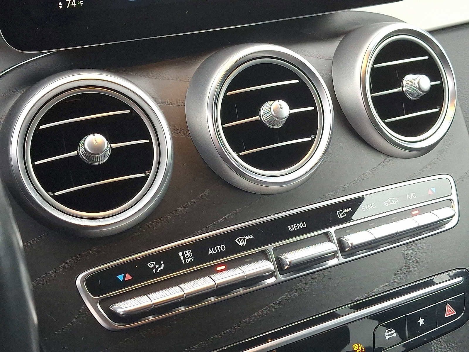 Used 2021 Mercedes-Benz GLC 300 4MATIC image 17