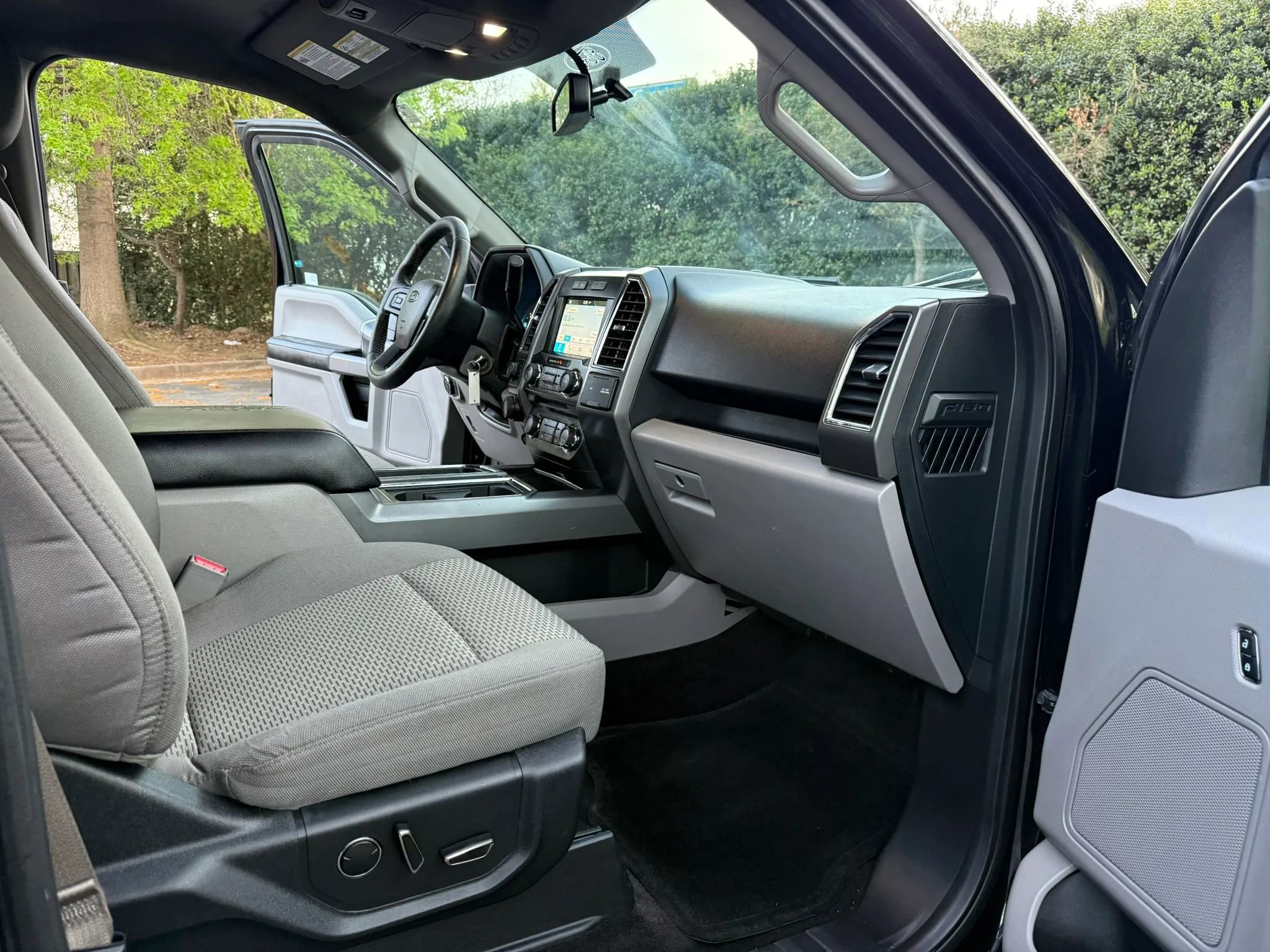 Used 2016 Ford F150 XLT w/ Equipment Group 302A Luxury image 38