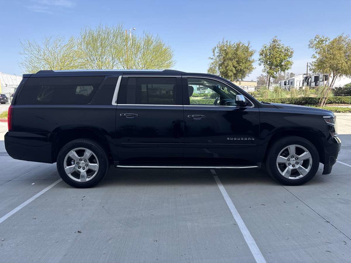 Used 2018 Chevrolet Suburban Premier AWD/4WD image 2