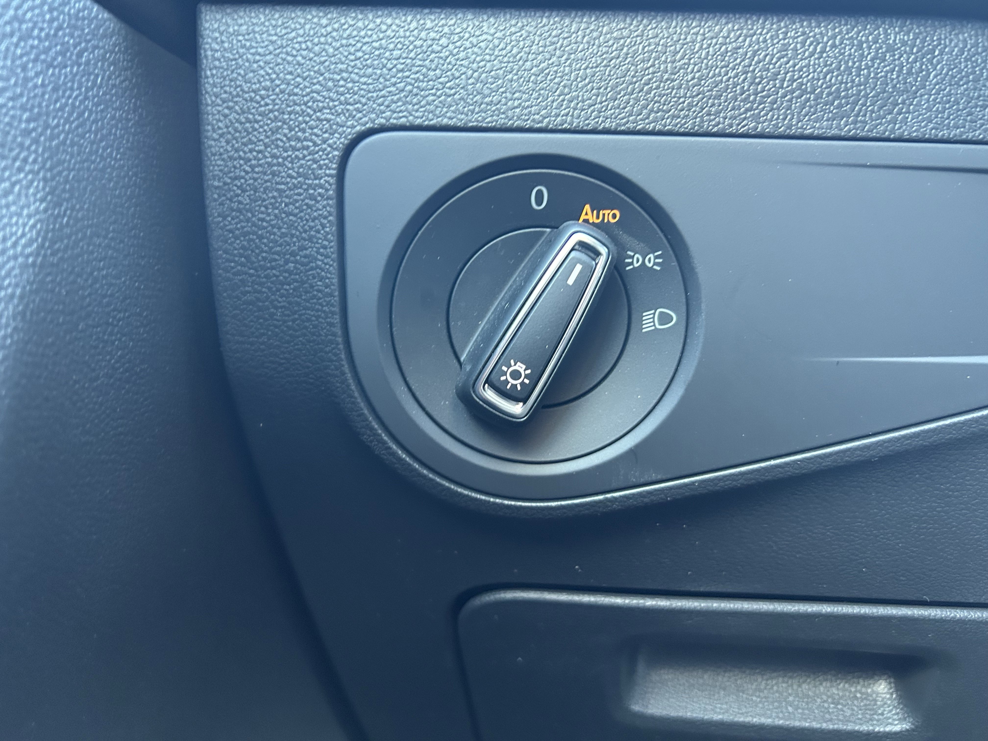 Certified 2024 Volkswagen Tiguan SE image 20