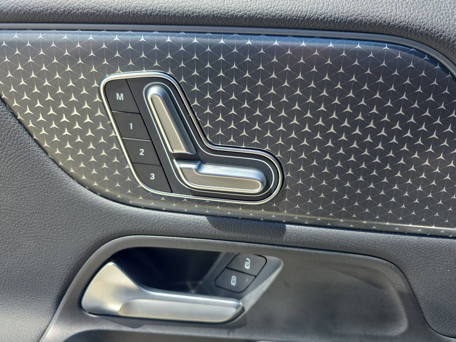 Used 2025 Mercedes-Benz GLA 250 image 28