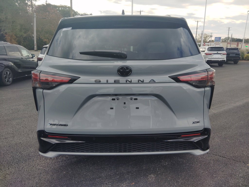 New 2026 Toyota Sienna XSE AWD/4WD image 17