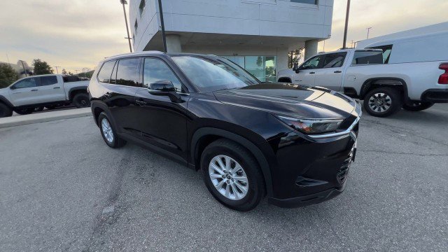 Used 2025 Toyota Grand Highlander AWD image 2