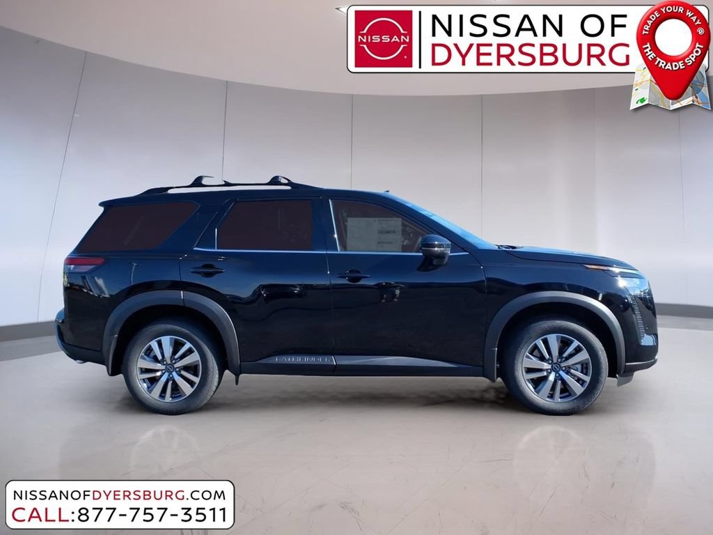 New 2026 Nissan Pathfinder SL FWD image 2