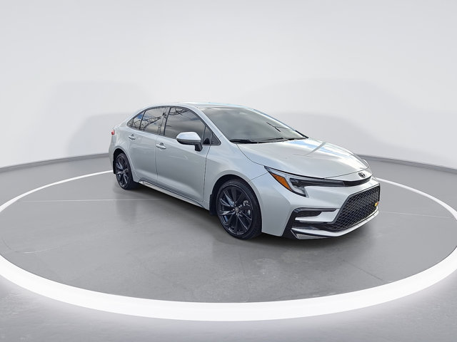 Used 2026 Toyota Corolla SE FWD image 2