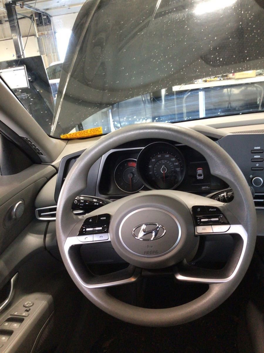 Used 2023 Hyundai Elantra SEL image 9