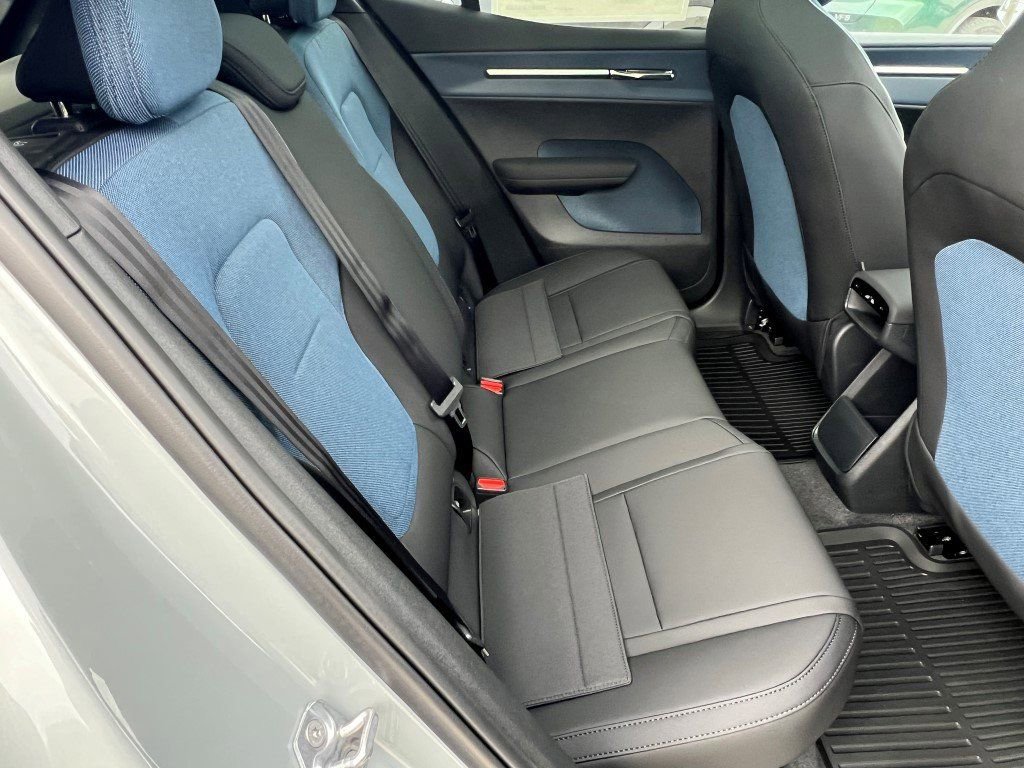 New 2026 Volvo EX30 Plus w/ Protection Package Premier image 11