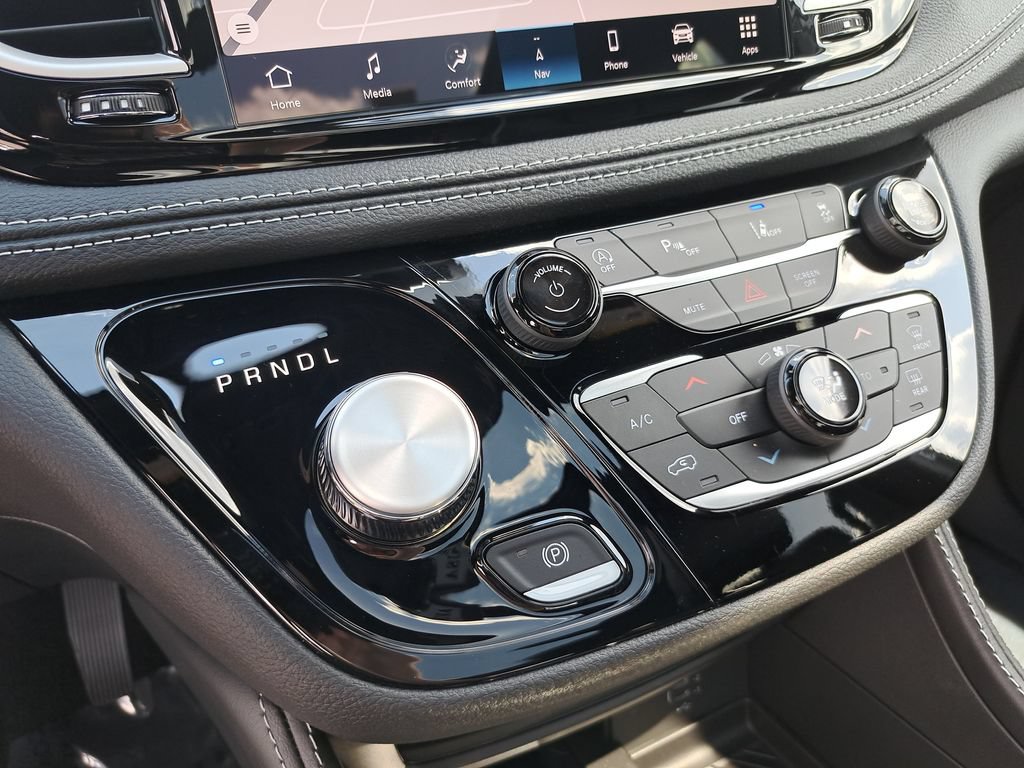 New 2027 Chrysler Pacifica Limited AWD/4WD image 27