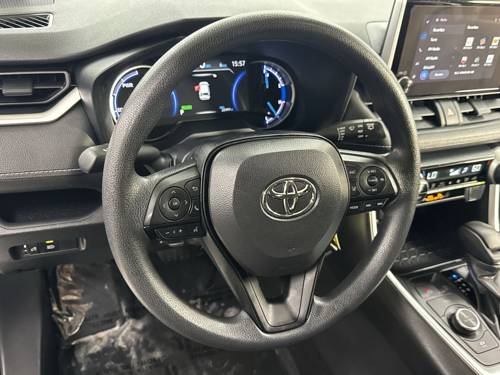 Used 2025 Toyota RAV4 LE AWD/4WD image 28