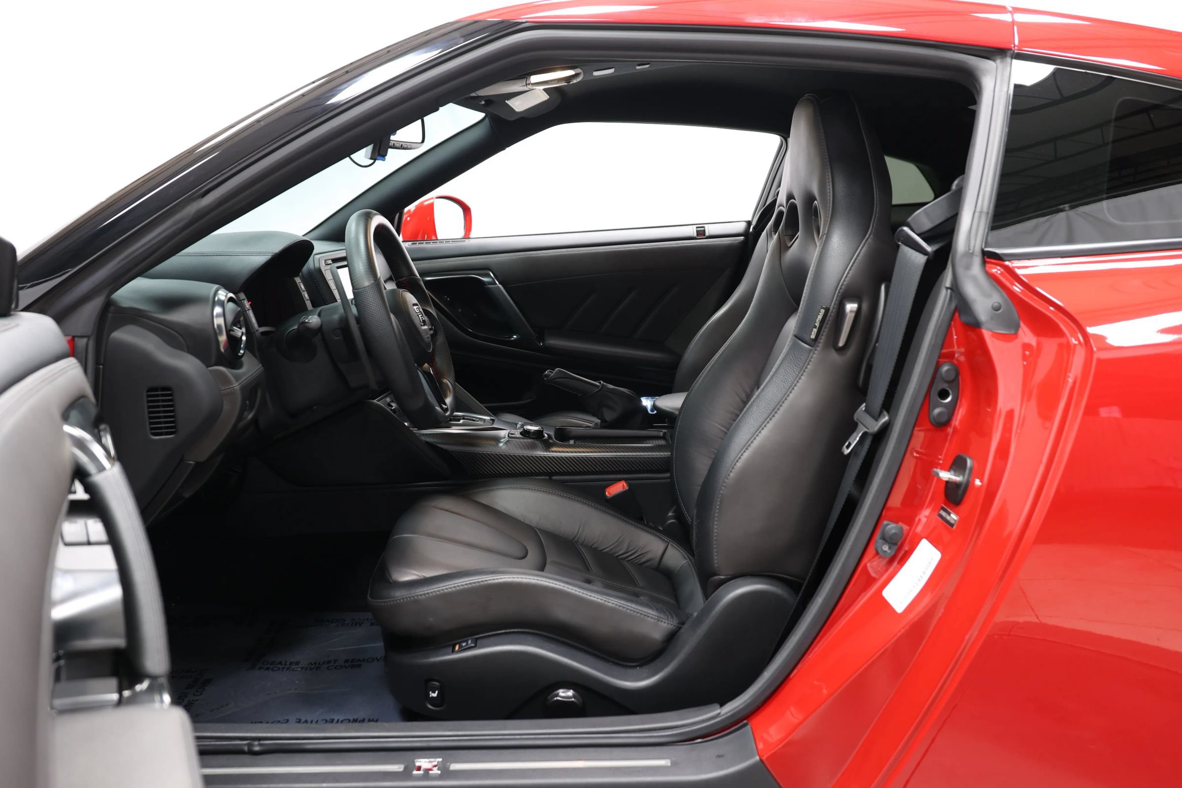 Used 2019 Nissan GT-R Premium w/ Premium Interior Package AWD/4WD image 16