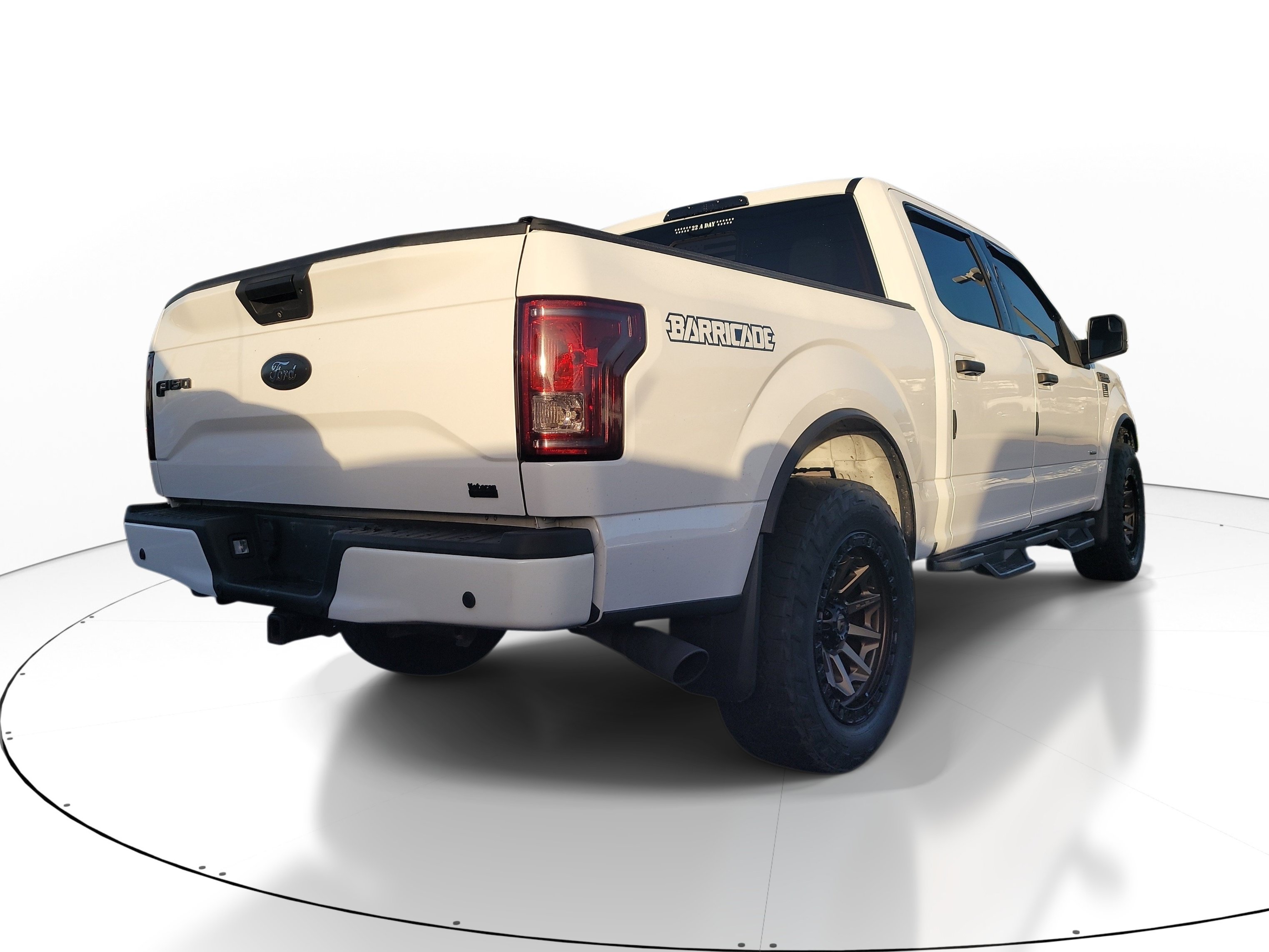 Used 2016 Ford F150 XLT w/ Equipment Group 302A Luxury RWD image 4
