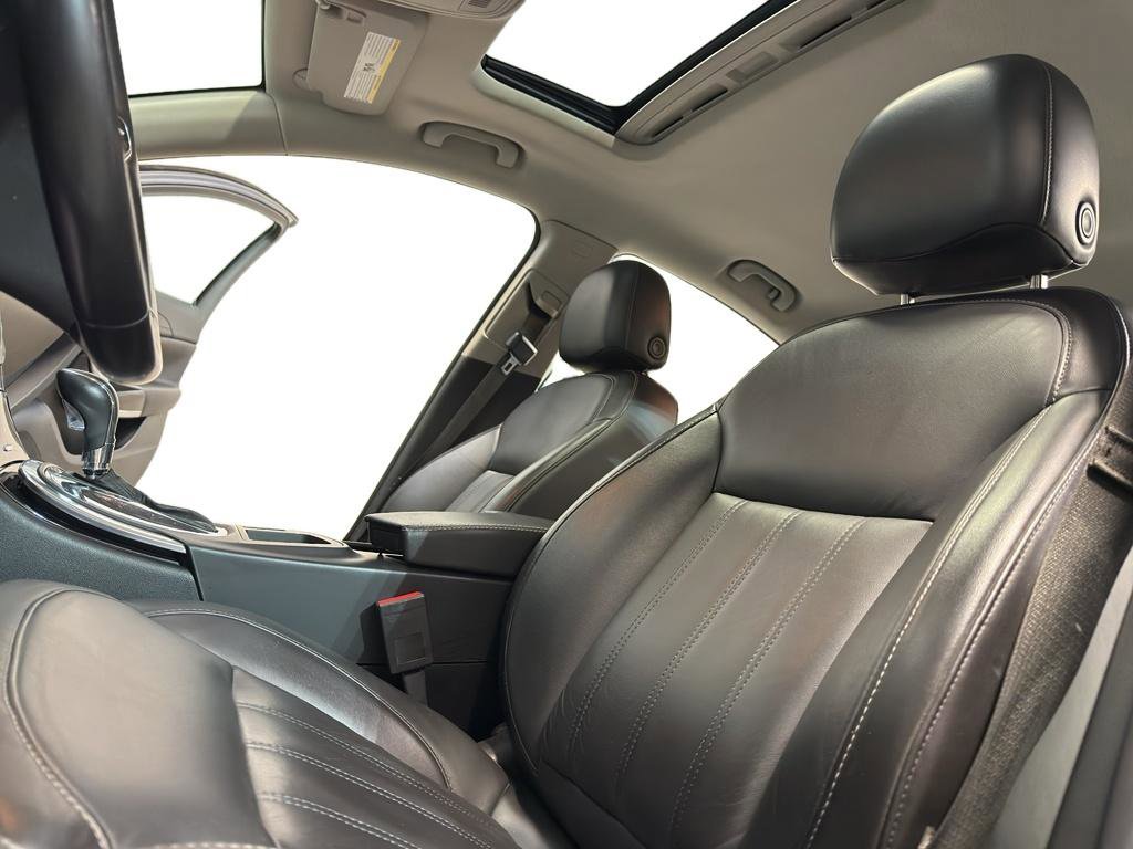Used 2016 Buick Regal AWD image 15