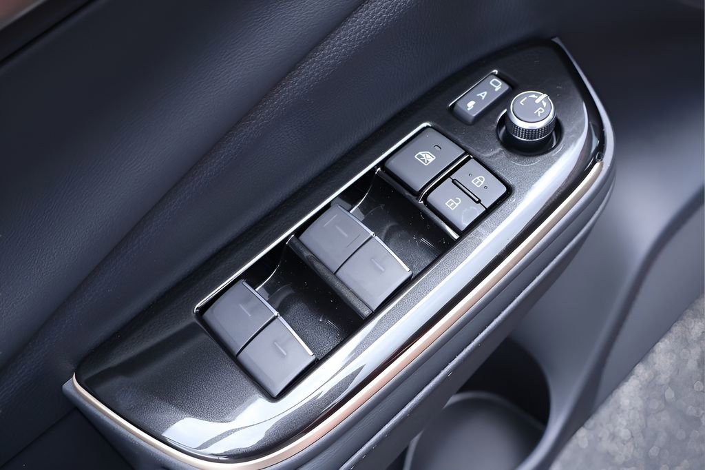 New 2026 Toyota Crown Platinum image 10