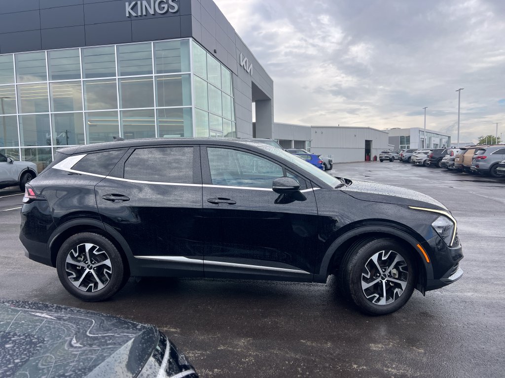 Certified 2023 Kia Sportage EX FWD image 3