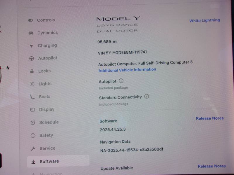 Used 2021 Tesla Model Y Long Range image 21