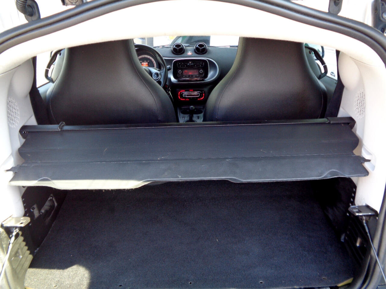 Used 2016 smart fortwo passion image 31