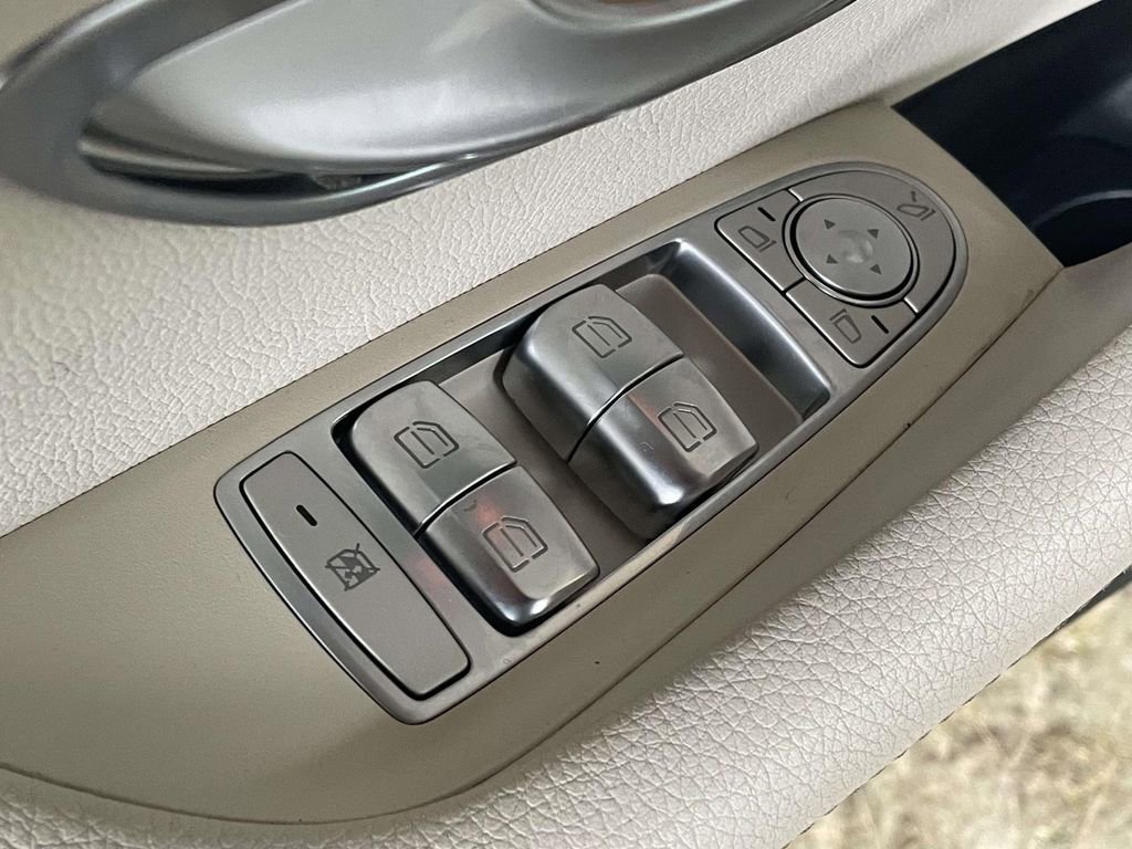 Used 2022 Mercedes-Benz E 350 Sedan image 16