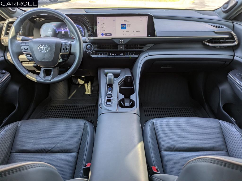 Used 2023 Toyota Crown Limited image 16